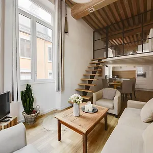 Guestready - Magnificent Duplex Canut Hypercentre , Lyon France